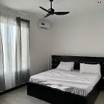 Jumbo Villa, Paje